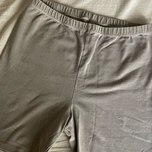 Skims outdoor bike short in Desert